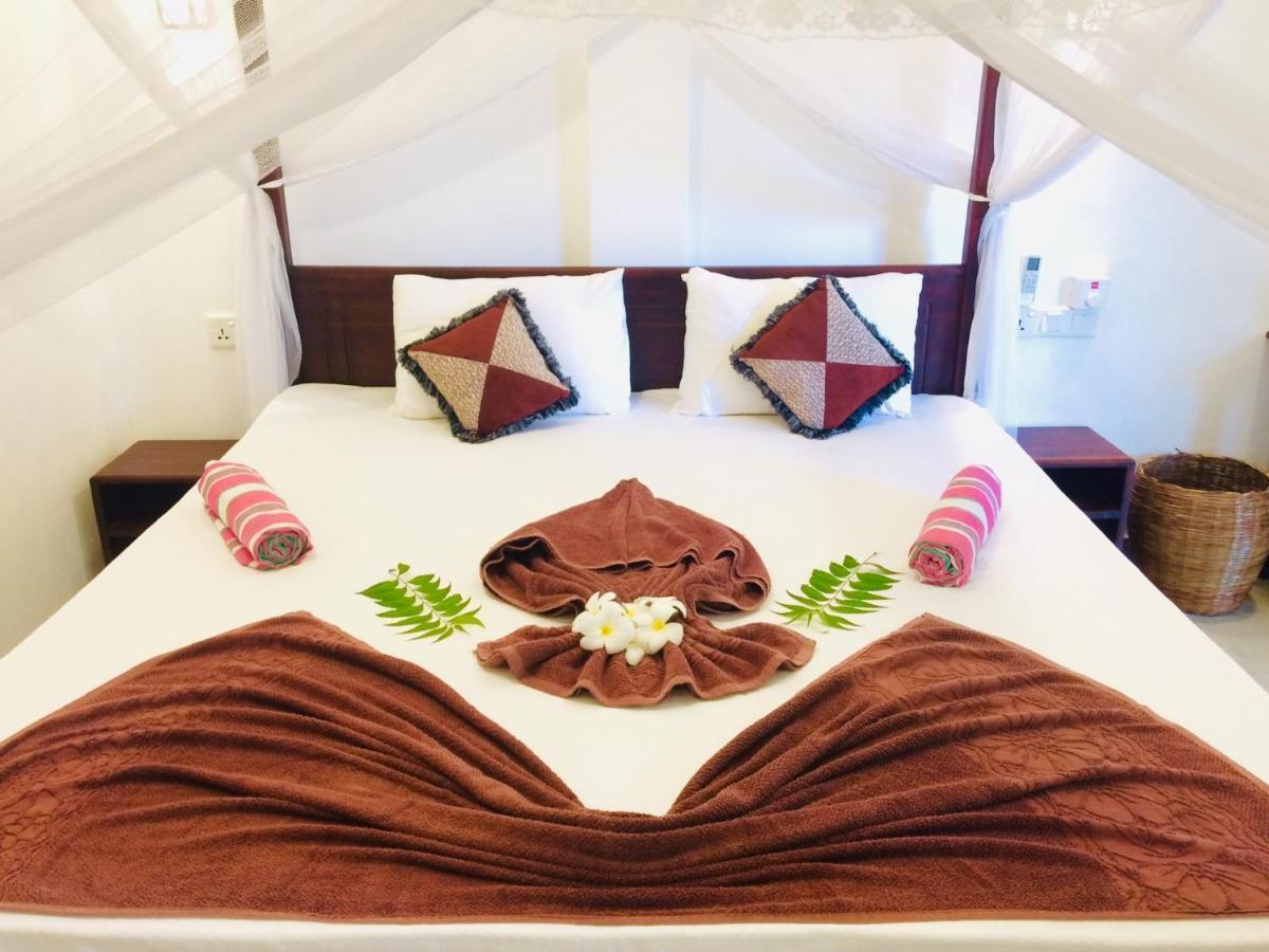 Tropicana Home Stay 아루감 베이 외부 사진