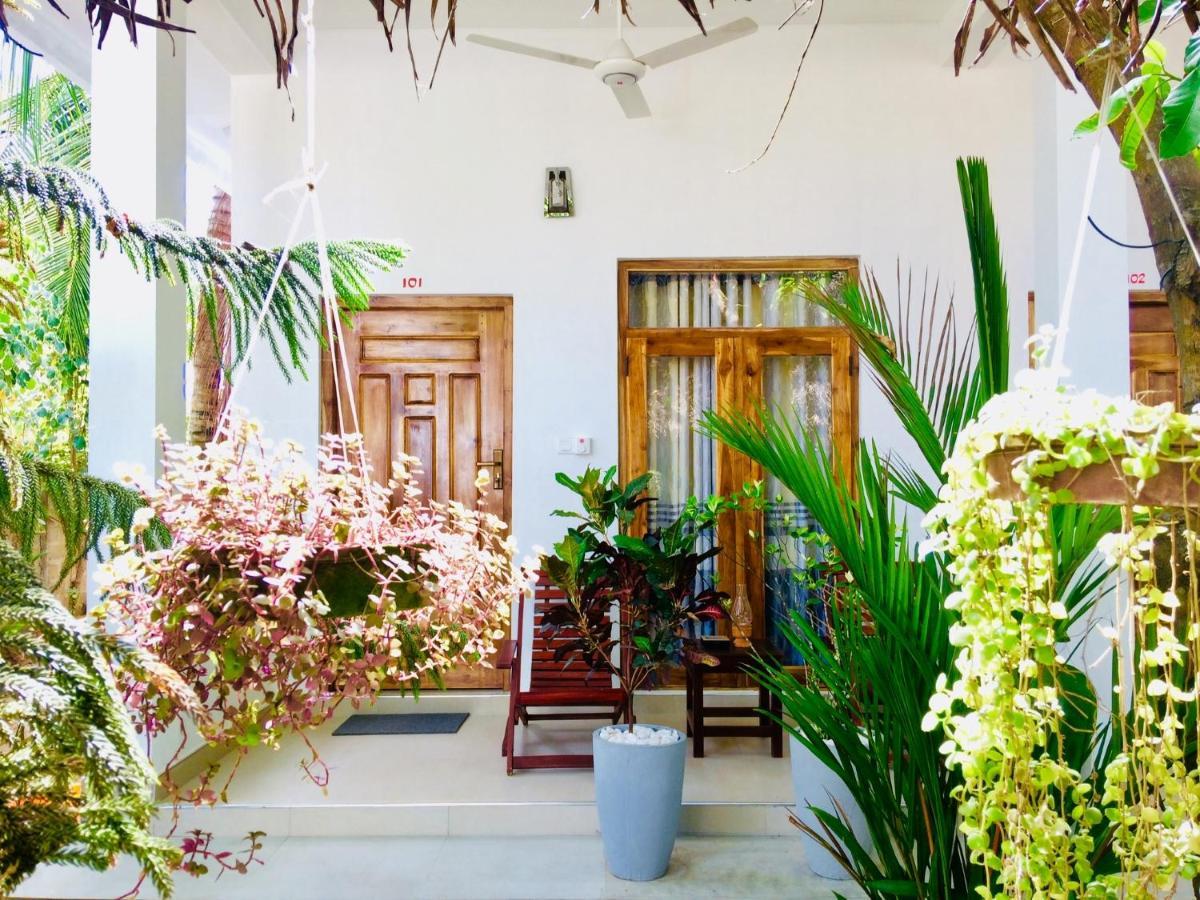 Tropicana Home Stay 아루감 베이 외부 사진