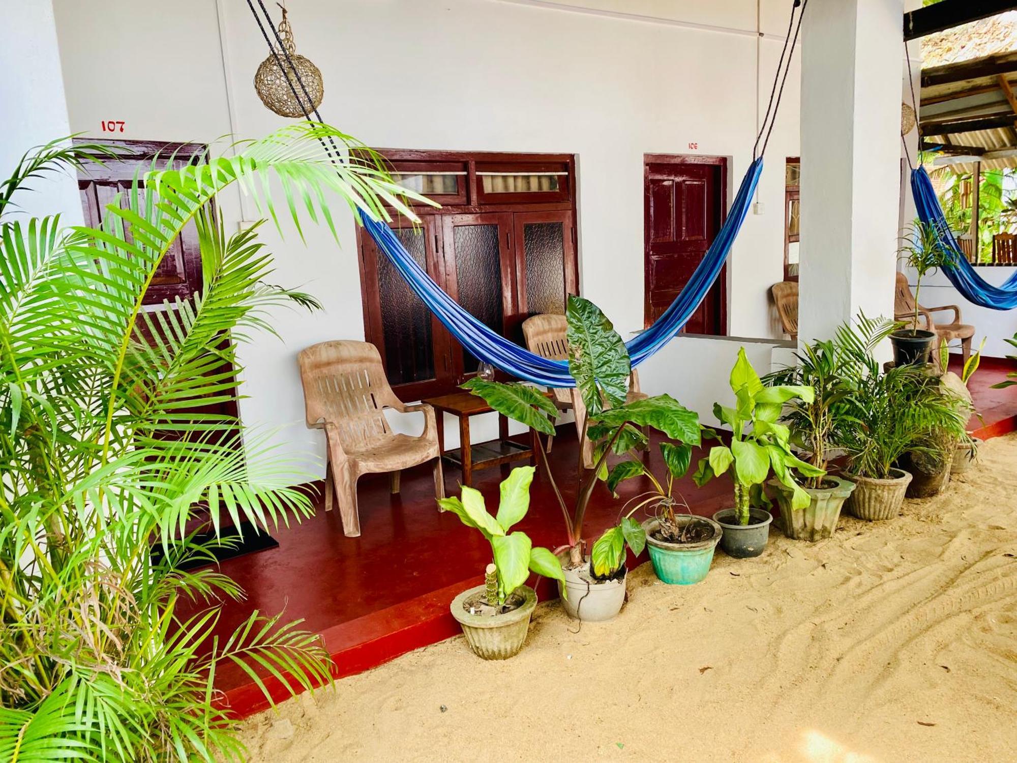 Tropicana Home Stay 아루감 베이 외부 사진